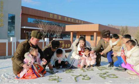 리원군에 고향을 둔 병사가 간직하고있는 사진