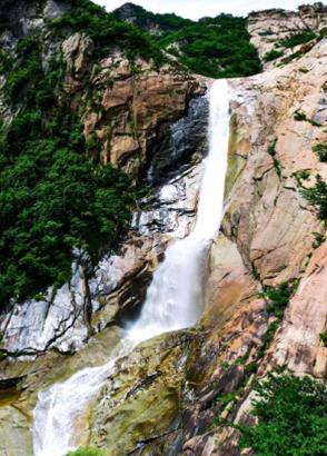Kuryong Falls