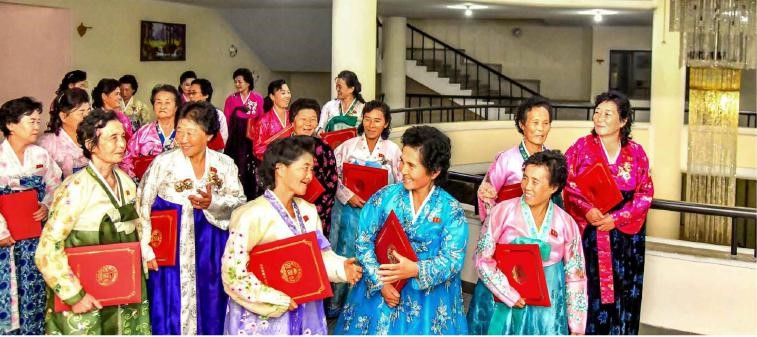 Mothers awarded the first Communist Mother Honor Prizes Mothers awarded the first Communist Mother Honor Prizes