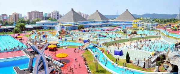 Outdoor area of Munsu Water Park