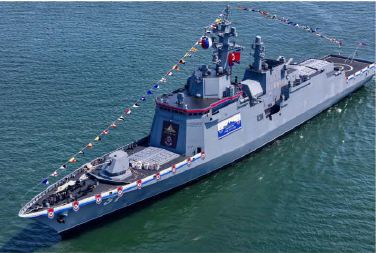 Фото 2. Современный многоцелевой эсминец имени «Чхе Хен», демонстрирующий непобедимость республики, которая мчится навстречу грандиозной цели передового морского государства