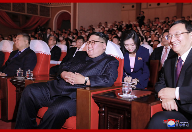 Supreme Leader Kim Jong Un Enjoys Joint Performance Given by Artistes of DPRK and China