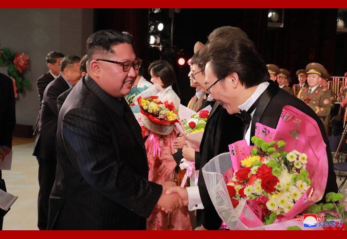 Supreme Leader Kim Jong Un Enjoys Joint Performance Given by Artistes of DPRK and China