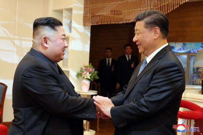 Supreme Leader Kim Jong Un Has Talks with President Xi Jinping