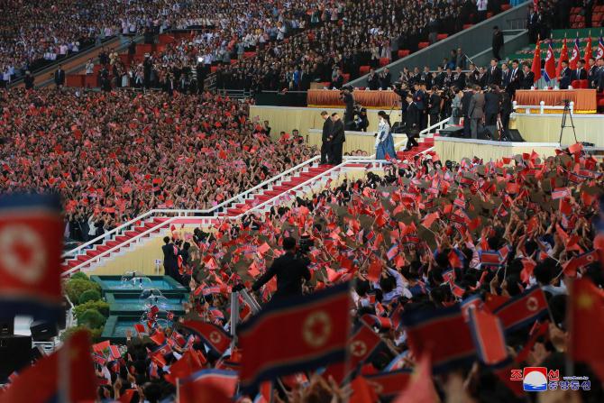 Supreme Leader Kim Jong Un and President Xi Jinping Enjoy Grand Mass Gymnastics and Artistic Performance