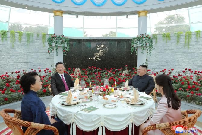 Supreme Leader Kim Jong Un Hosts Luncheon for President Xi Jinping and His Wife Peng Liyuan