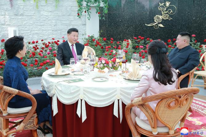 Supreme Leader Kim Jong Un Hosts Luncheon for President Xi Jinping and His Wife Peng Liyuan