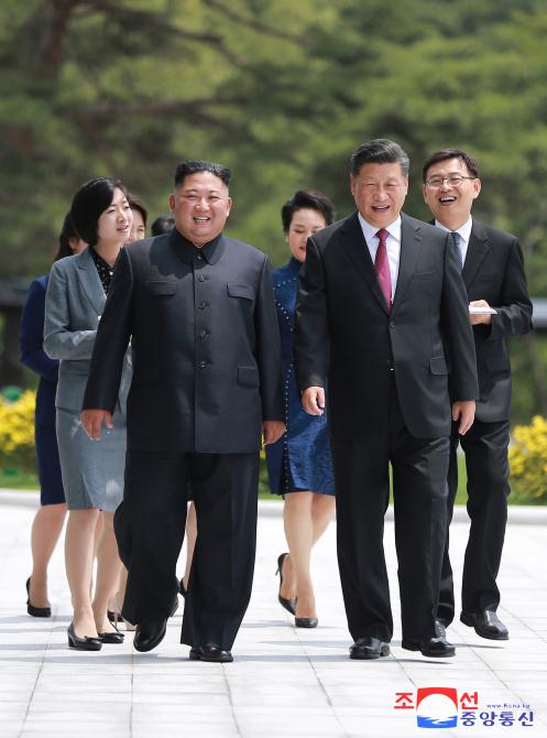 Supreme Leader Kim Jong Un Hosts Luncheon for President Xi Jinping and His Wife Peng Liyuan