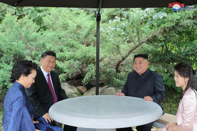 Supreme Leader Kim Jong Un Hosts Luncheon for President Xi Jinping and His Wife Peng Liyuan