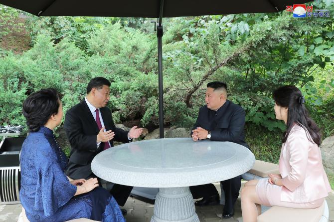 Supreme Leader Kim Jong Un Hosts Luncheon for President Xi Jinping and His Wife Peng Liyuan