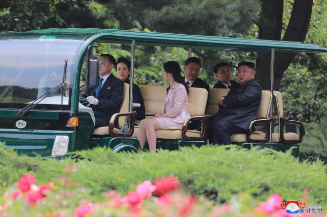 Supreme Leader Kim Jong Un Hosts Luncheon for President Xi Jinping and His Wife Peng Liyuan