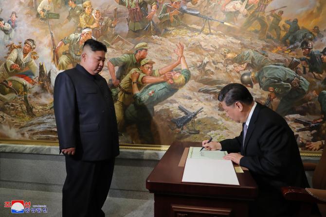 Xi Jinping Places Floral Basket at Friendship Tower