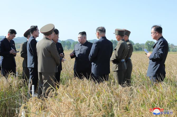 경애하는 최고령도자 김정은동지께서 조선인민군 제810군부대산하 1116호농장을 현지지도하시였다